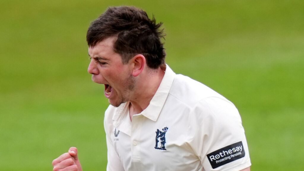 County Championship: Warwickshire close in on title after skittling relegation
